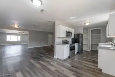 1501 North Tonopah Drive Kitchen