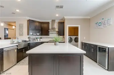 10708 Cliff Mountain Avenue, Las Vegas
