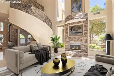 1008 Trophy Hills Drive Living Room