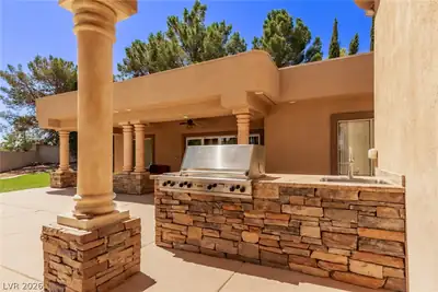 1008 Trophy Hills Drive Patio