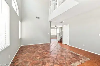 3514 Gloucester Gate Street Entrance Foyer