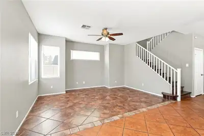 3514 Gloucester Gate Street Living Room