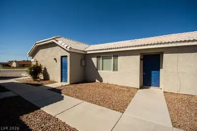 2021 South Dandelion Street 4 Entry