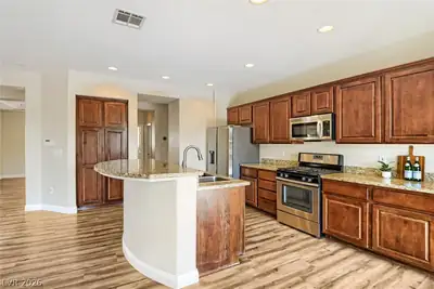 10222 Premia Place Kitchen