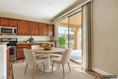 10222 Premia Place Dining Area
