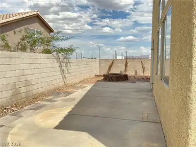 1000 TIDAL FOAM Court Yard
