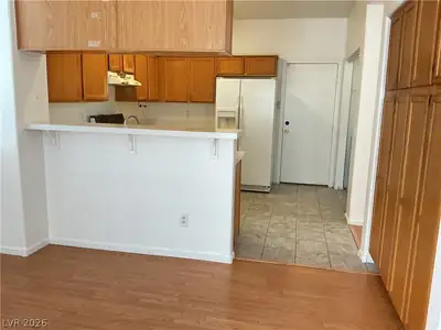 1000 TIDAL FOAM Court Kitchen