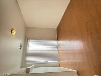 1000 TIDAL FOAM Court Bedroom