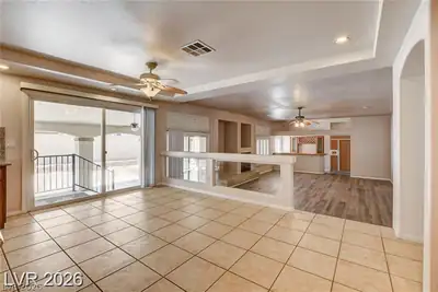 7639 Belgian Lion Street Dining Area