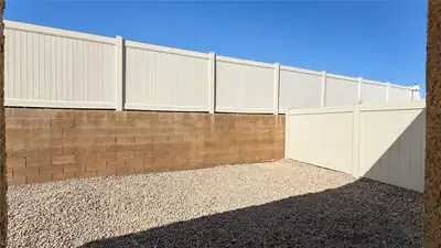 2723 Chinaberry Hill Street Yard