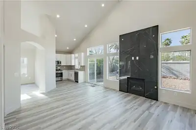 7816 Sparrowgate Avenue Living Room