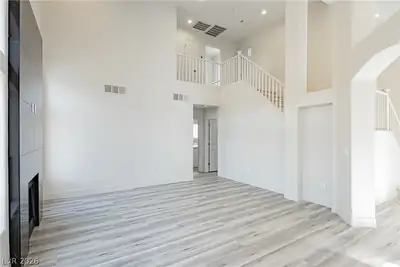 7816 Sparrowgate Avenue Living Room