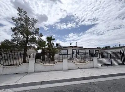 6329 Brittany Way, Las Vegas