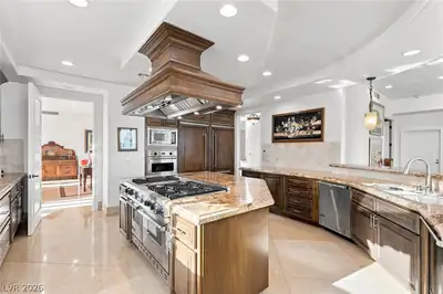 9101 Alta Drive 1701 Kitchen