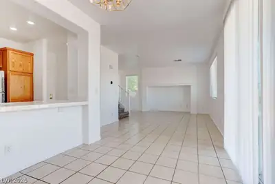 9548 Spring Blush Avenue Dining Area