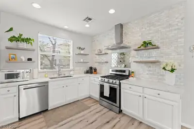 3148 Nevelson Walk Kitchen