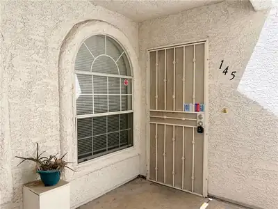 1800 EDMOND Street 145 Entry