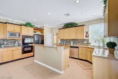 4387 Spooner Lake Circle Kitchen