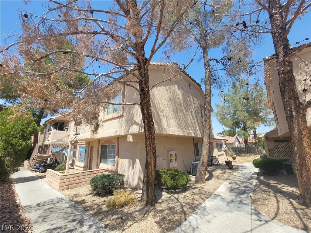 1608 North Torrey Pines Drive 103
