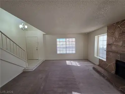 2813 Cacto Court Living Room