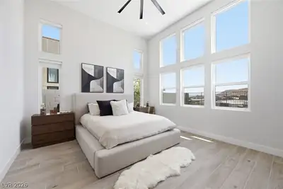 11233 Desert Heights Avenue Bedroom