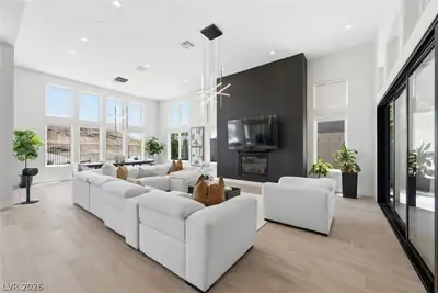 11233 Desert Heights Avenue Living Room