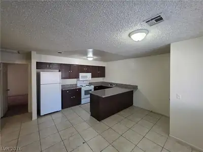 873 MANTIS Way 3 Kitchen