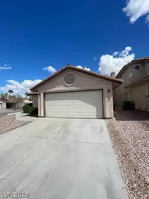 372 RUSHING CREEK Court, Henderson, NV 89014 Garage