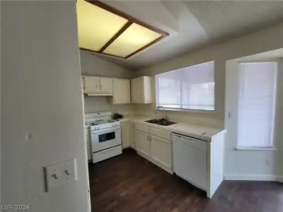 372 RUSHING CREEK Court, Henderson, NV 89014 Kitchen