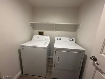 1825 Sierra Oaks Lane Laundry