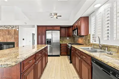 1117 Shady Run Terrace Kitchen