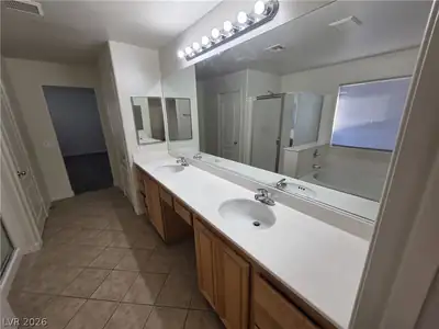 7349 Dolphine Crest Avenue, Las Vegas, NV 89129 Primary Bathroom