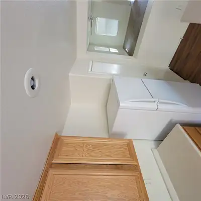11882 SNOW BANK Street Kitchen