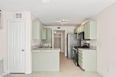 446 Winthrop Place Kitchen