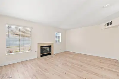 446 Winthrop Place Living Room