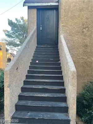 4630 Koval 58 Lane Stairs