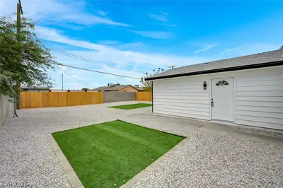 2253 La Puente Street Yard