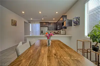 9447 Elmhurst Ridge Avenue Dining Area