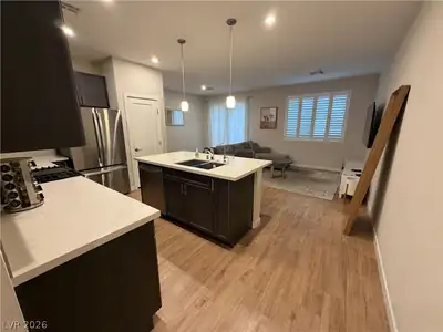 9262 Desert Pearl Avenue Kitchen