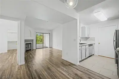 950 Seven Hills Drive 128 Kitchen