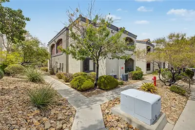 950 Seven Hills Drive 128 Front of Structure