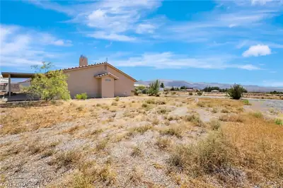 2620 Sagebrush Avenue Yard