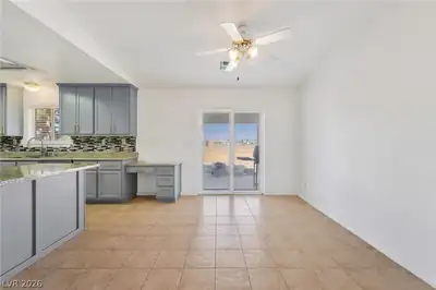 2620 Sagebrush Avenue Kitchen