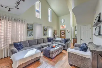 1908 Ashburn Drive Living Room