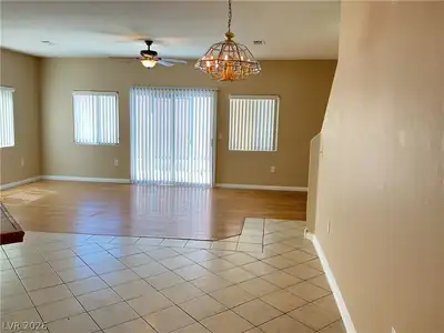 9303 GILCREASE Avenue 1132 Living Room