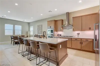 9006 Coastal Oaks Street Kitchen