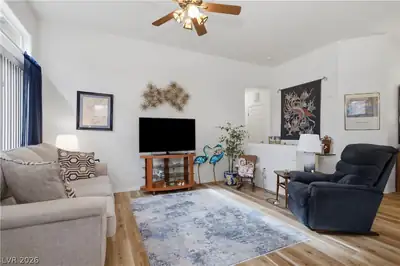 2002 Bellview Street Living Room