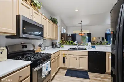 2002 Bellview Street Kitchen