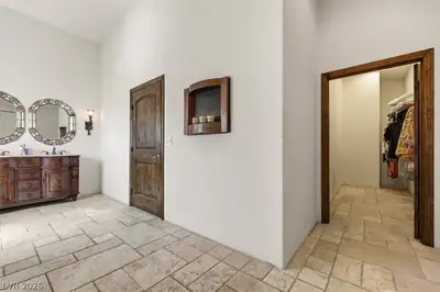 4425 Sunflower Avenue Primary Bathroom