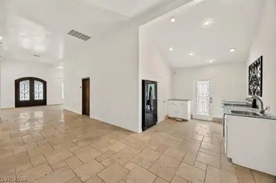4425 Sunflower Avenue Kitchen